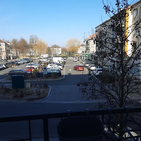 Spacieux Et 5 Minutes Land Paris Апартаменты