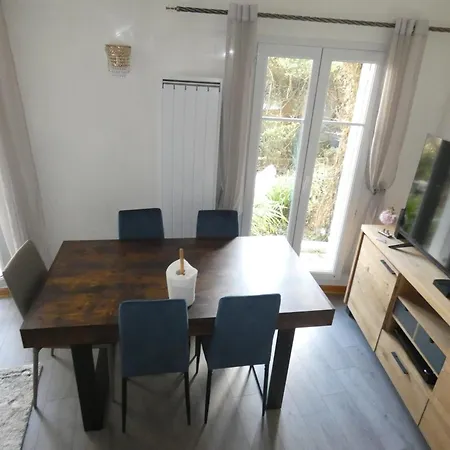 Spacieux Et 5 Minutes Land Paris Appartement *